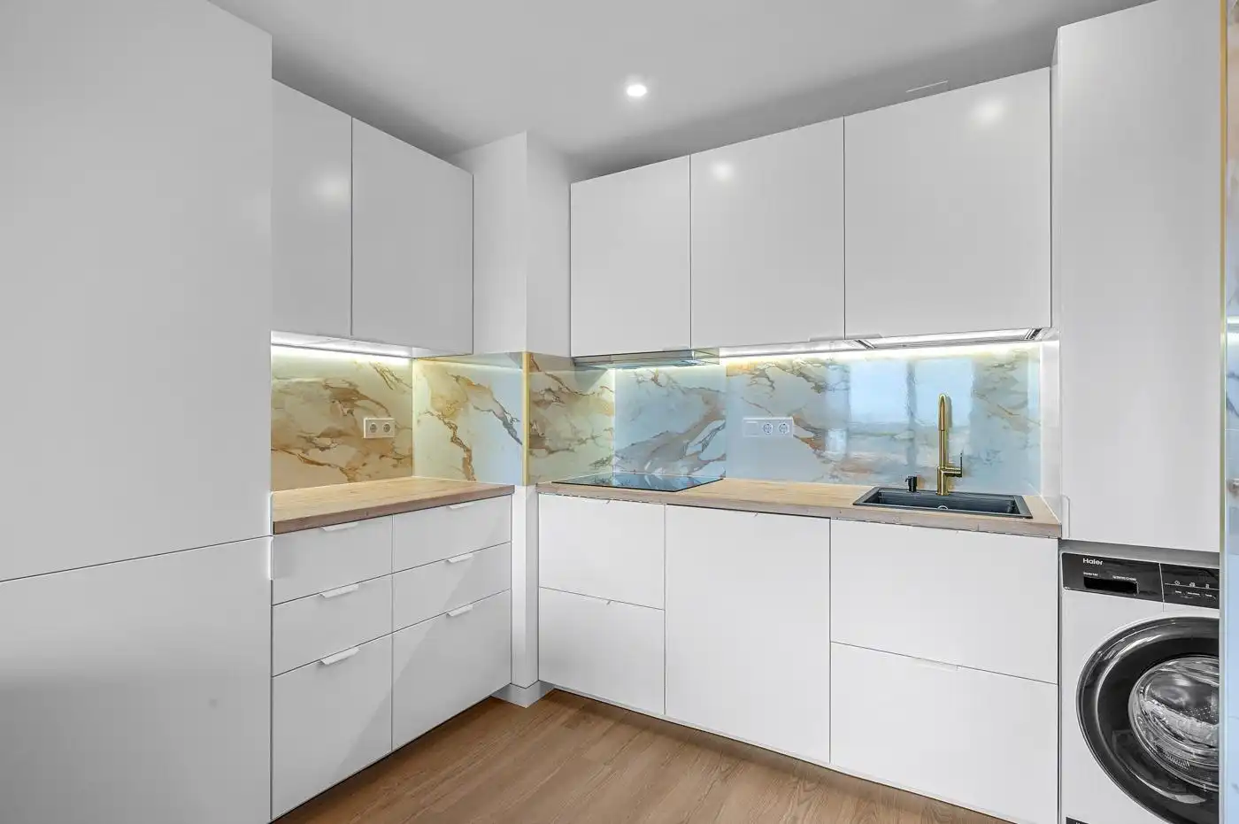 Cocina de Piso en venta en Torrevieja con Terraza, Piscina y Piscina comunitaria