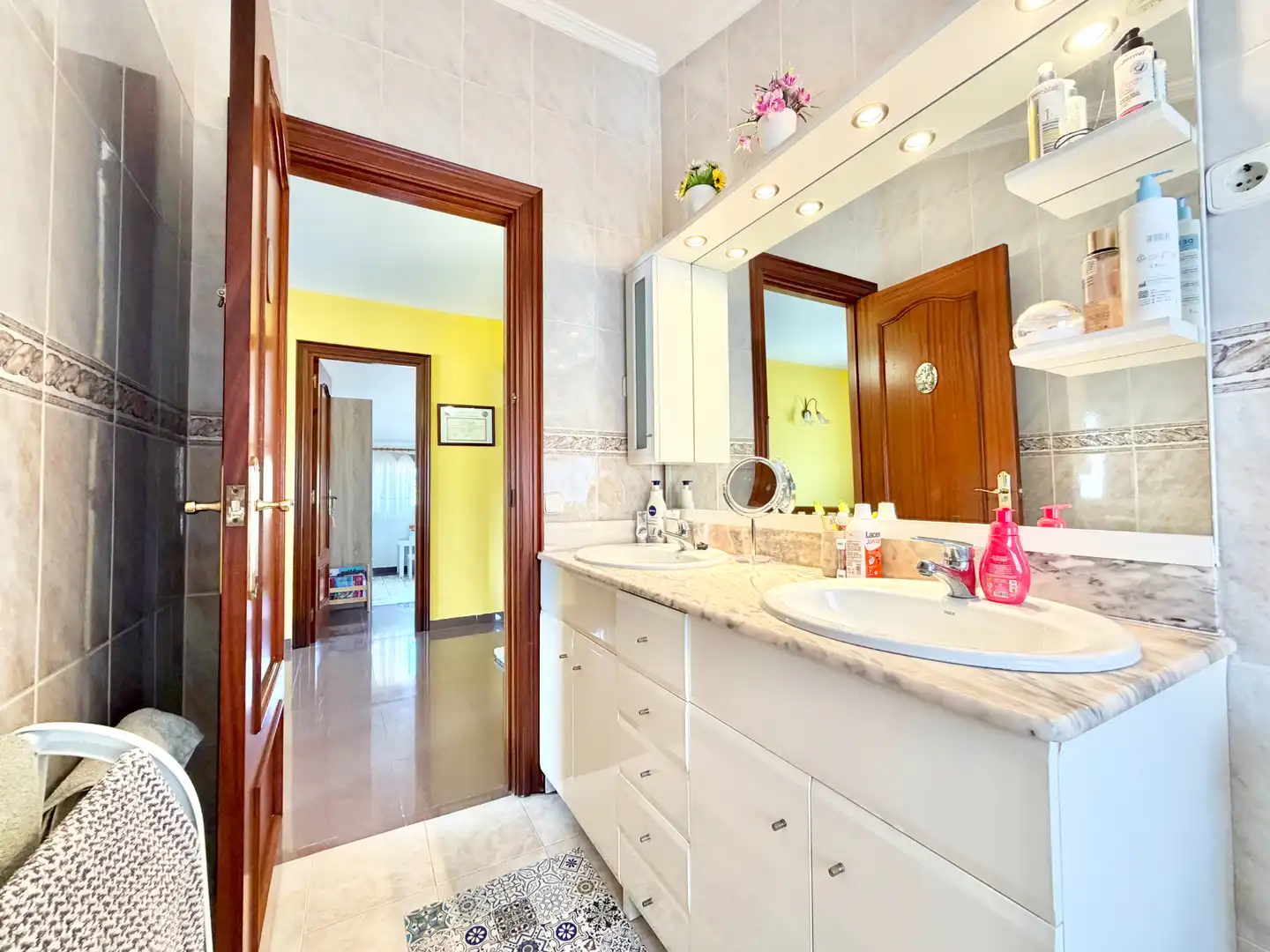 Bathroom of Houses for sale in Canyelles  with Air Conditioner, Heating and Private garden