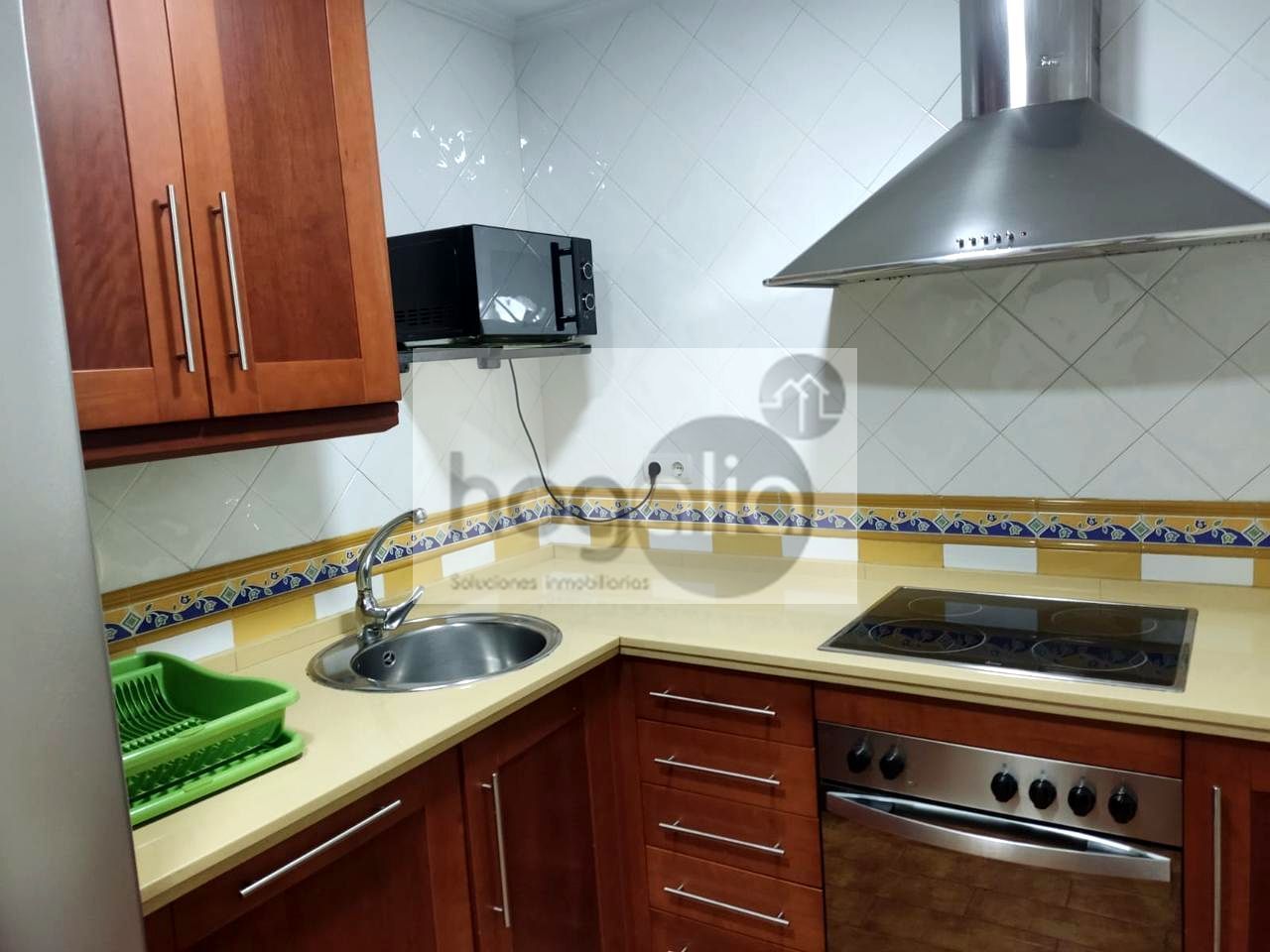 Kitchen of Flat for rent in  Sevilla Capital  with Air Conditioner and Furnished