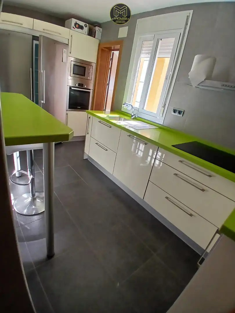 Cocina de Casa adosada de alquiler en Casares