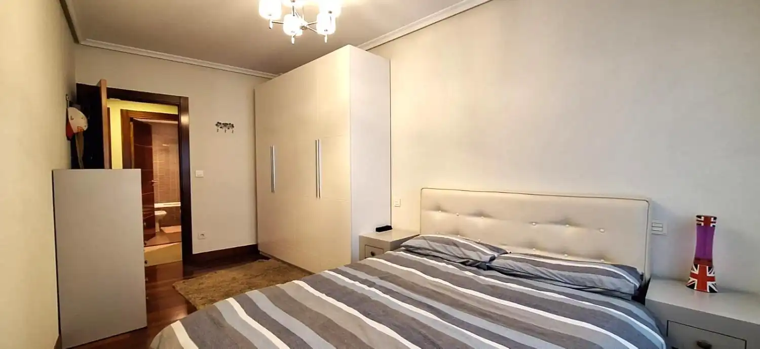 Habitación de Piso en venta en Bilbao  con Calefacción y Trastero