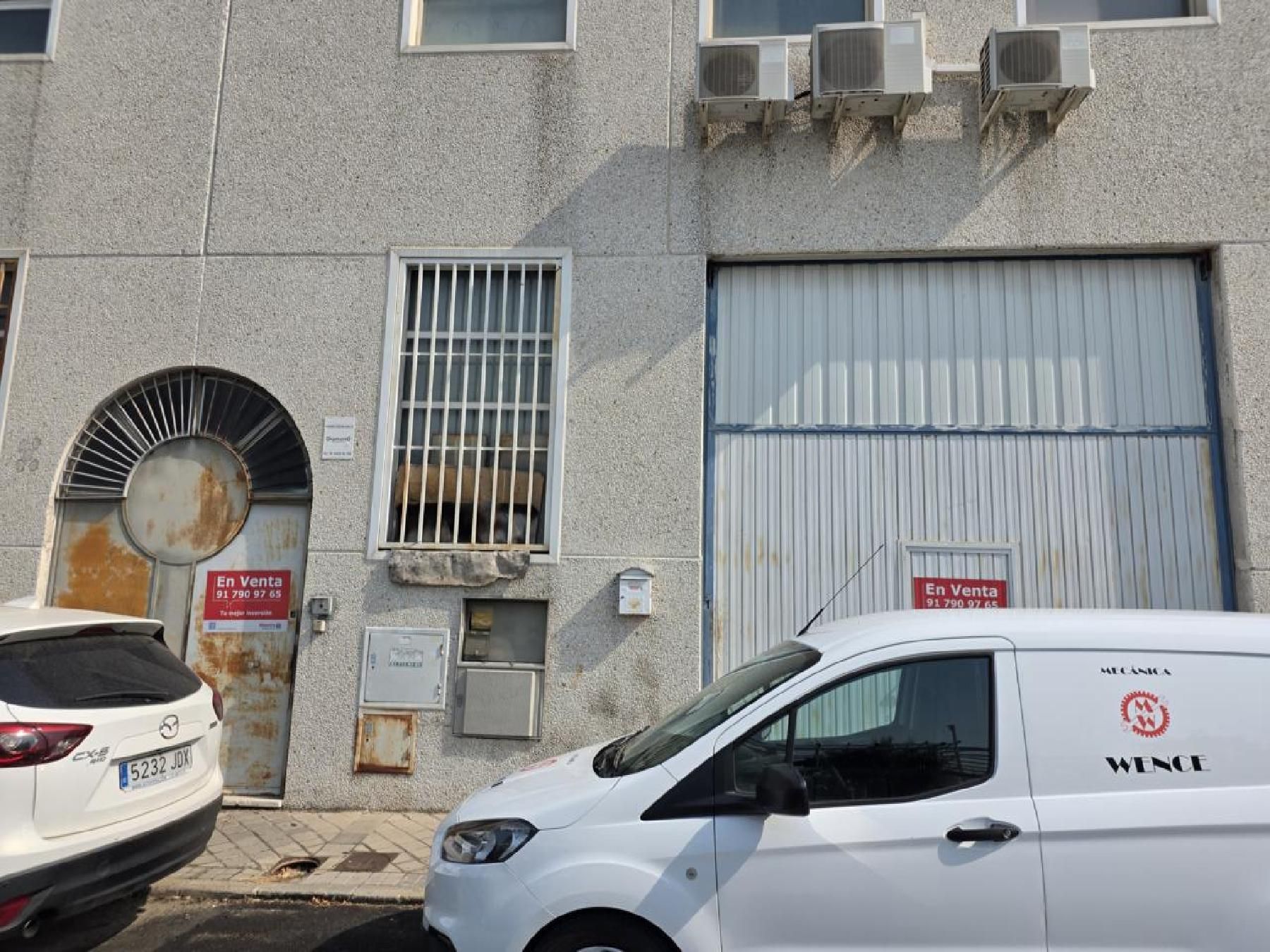 Vista exterior de Nave industrial en venta en Alcorcón
