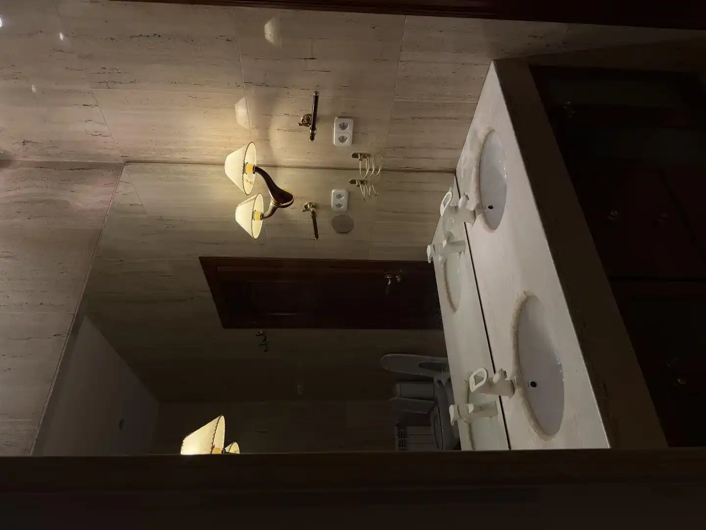 Bathroom of Flat for share in Barcelona  with Air Conditioner, Parquet flooring and Furnished
