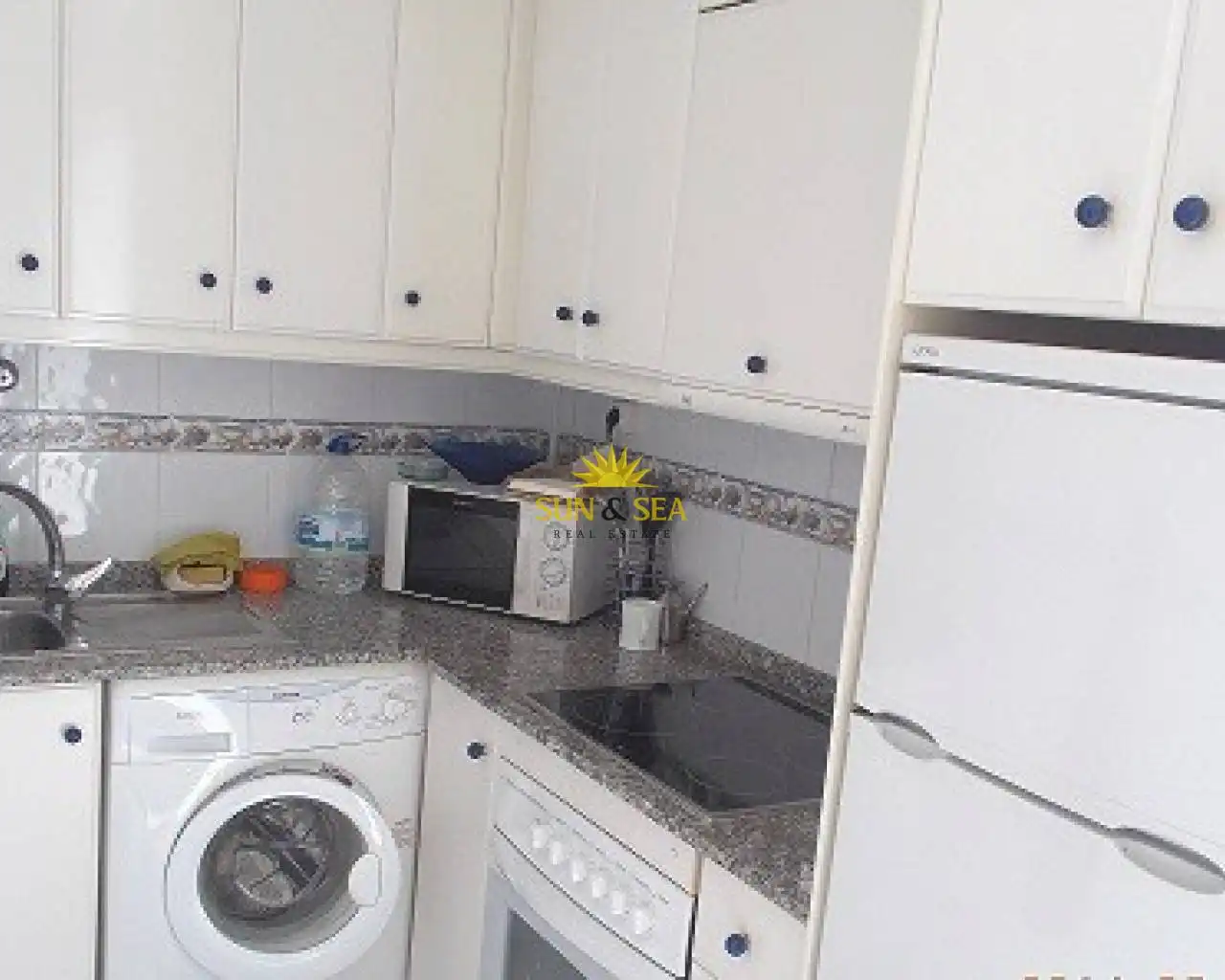 Cuina de Pis de lloguer en Torrevieja amb Aire condicionat, Calefacció i Terrassa