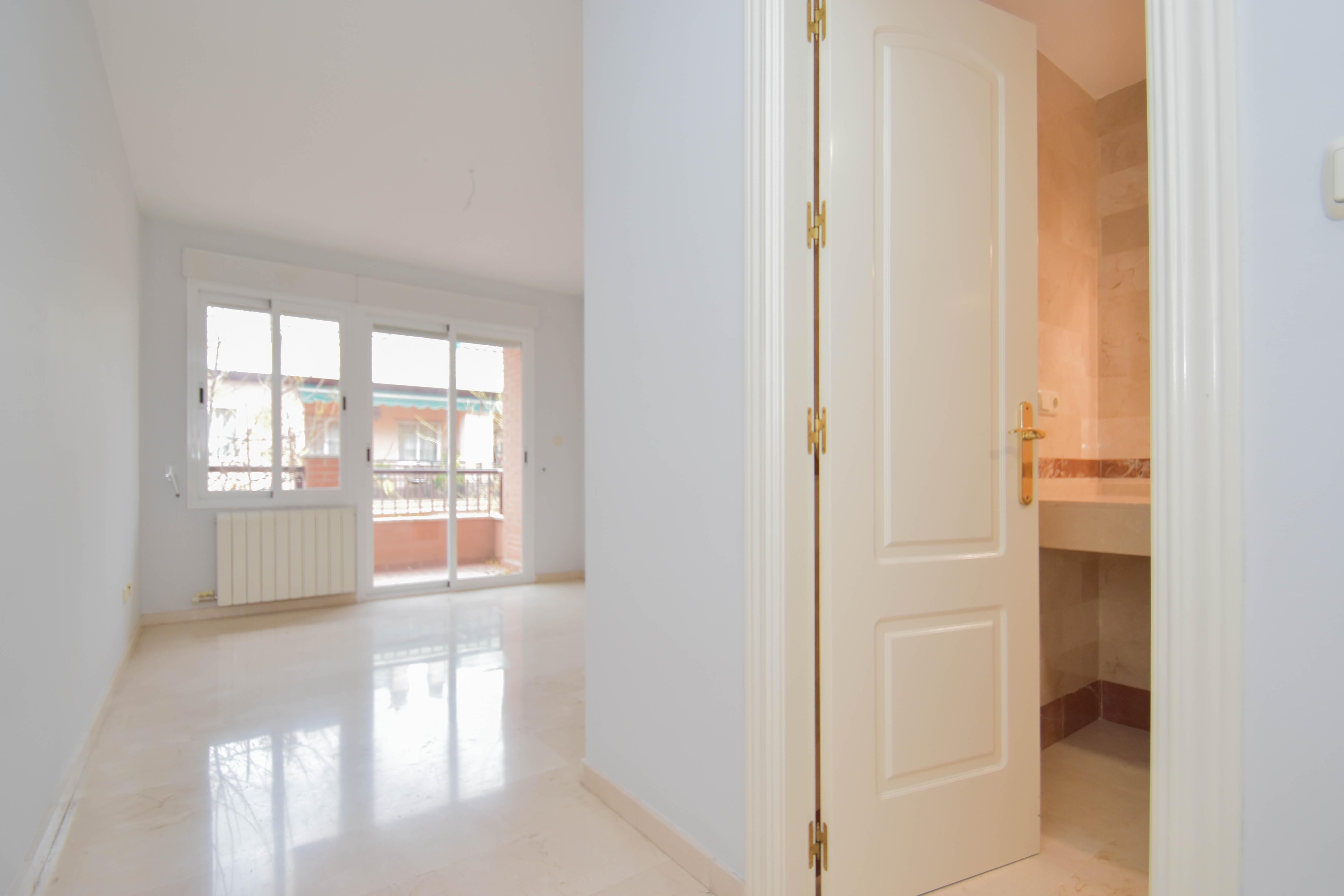 Attic for sale in  Granada Capital  with Heating, Private garden and Terrace