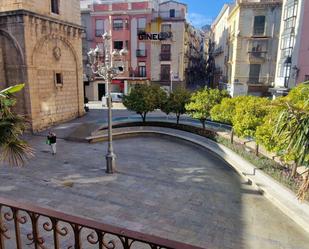 Vista exterior de Pis de lloguer en  Jaén Capital amb Aire condicionat, Parquet i Balcó