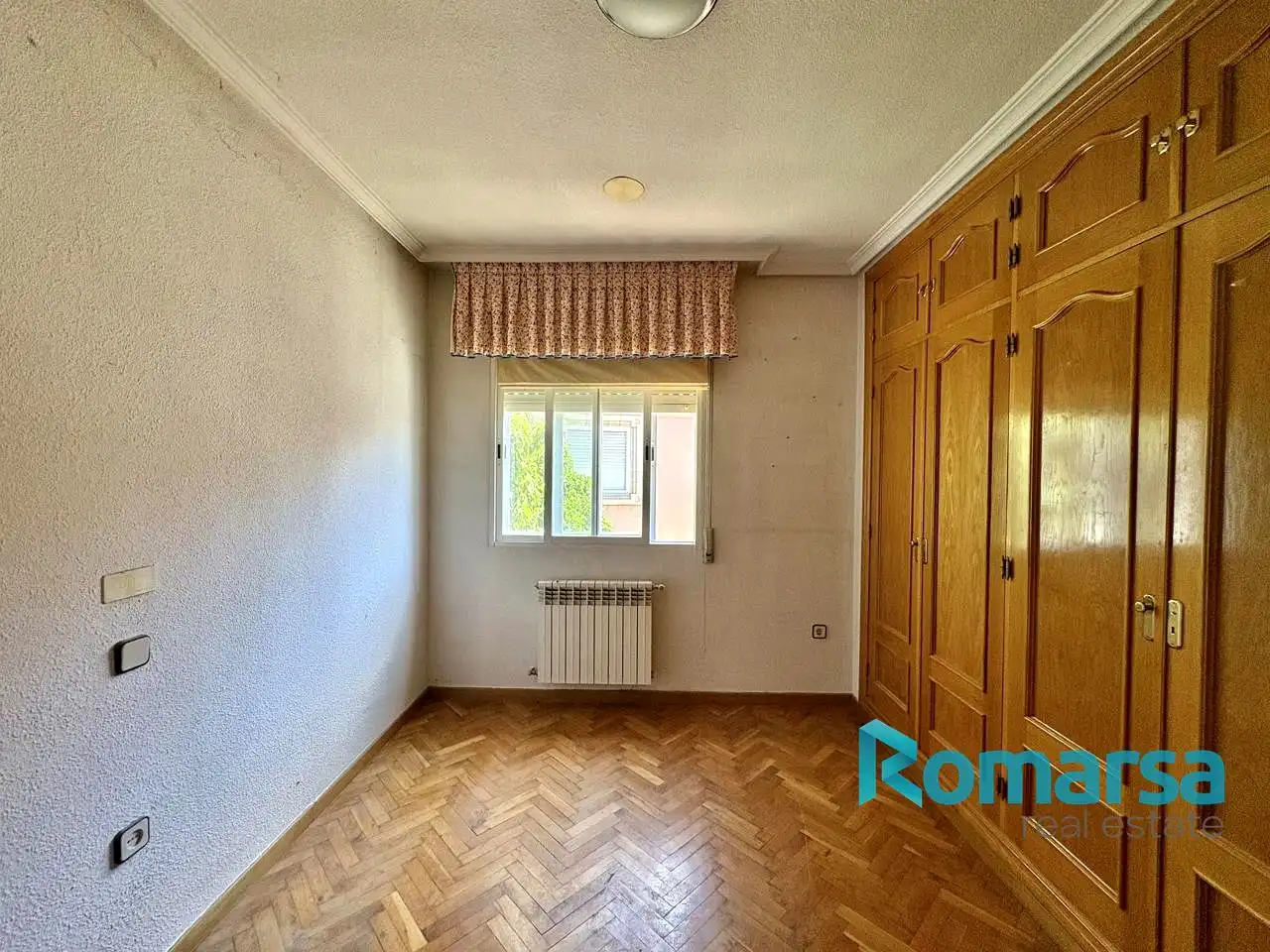 Bedroom of Detached homes for sale in Ávila  with Heating, Private garden and Parquet flooring