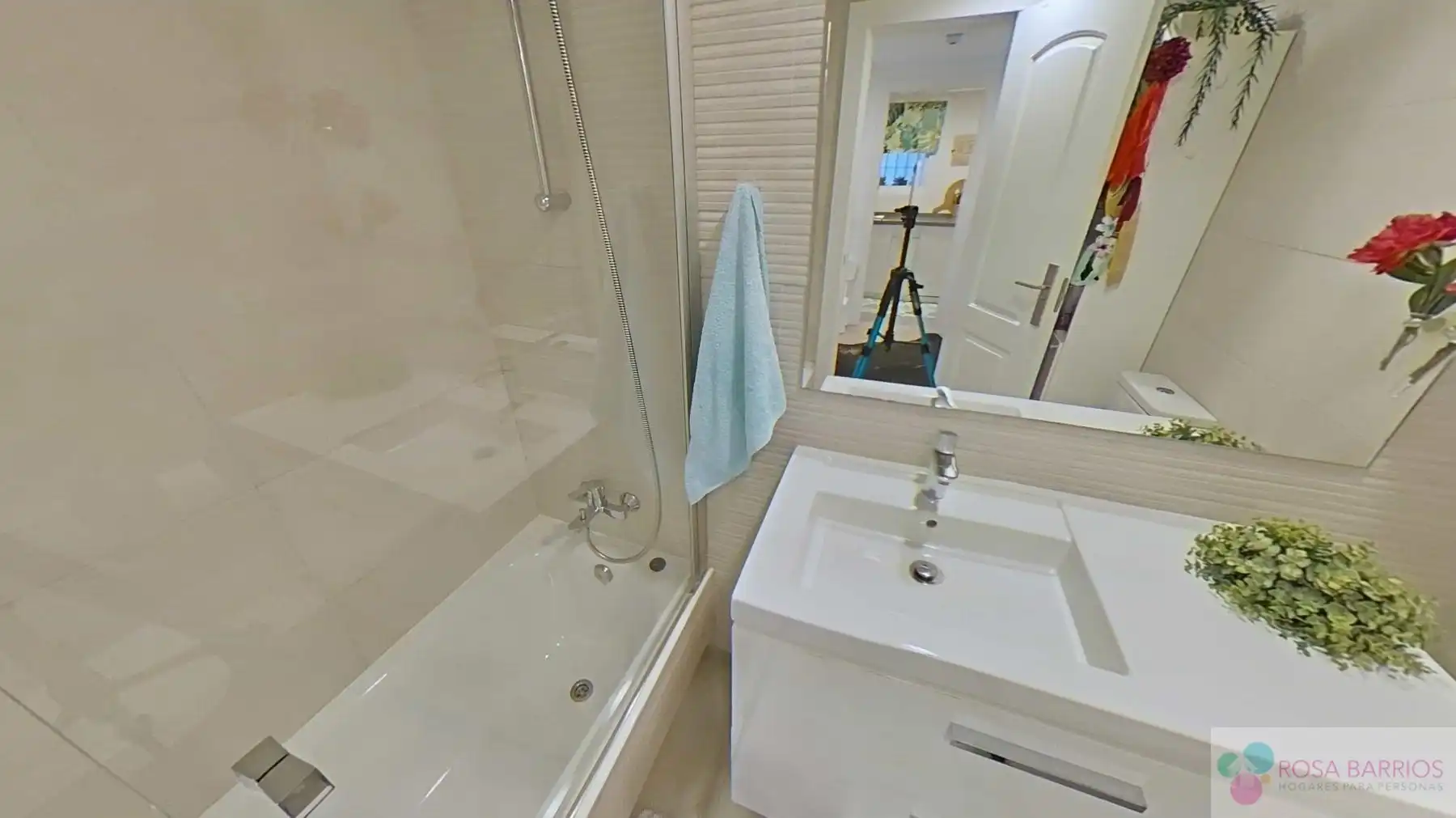 Baño de Piso en venta en Marbella con Terraza y Piscina comunitaria