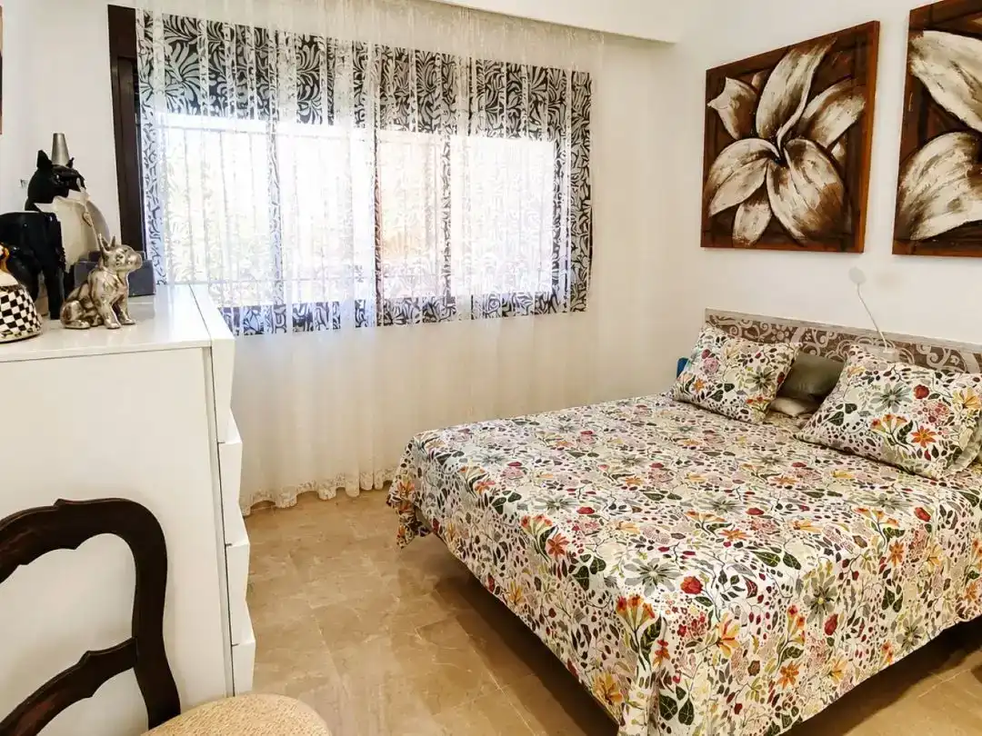 Habitación de Piso en venta en Estepona con Aire acondicionado, Piscina y Balcón