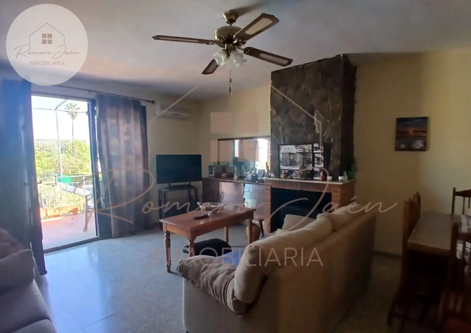 Living room of Houses for sale in Jaén  with Air Conditioner, Private garden and Terrace