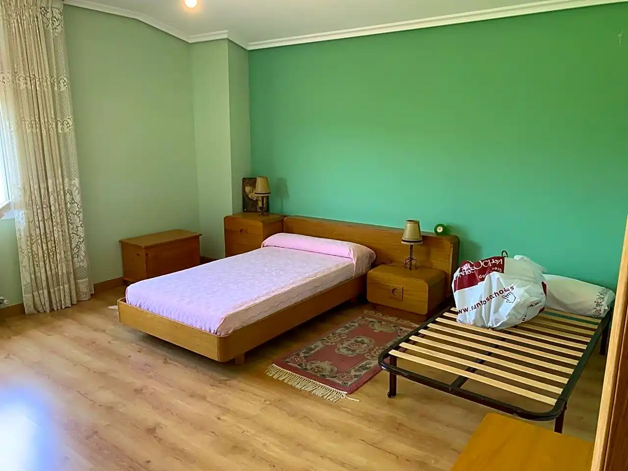 Dormitori de Casa o xalet en venda en  Logroño amb Calefacció, Parquet i Terrassa