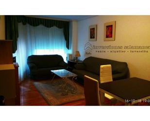 Living room of Flat to rent in Salamanca Capital  with Heating