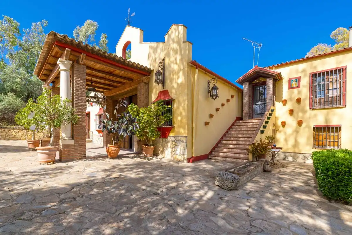 Außenansicht von Country house zum Verkauf in Olvera mit Klimaanlage, Heizung und Privatgarten