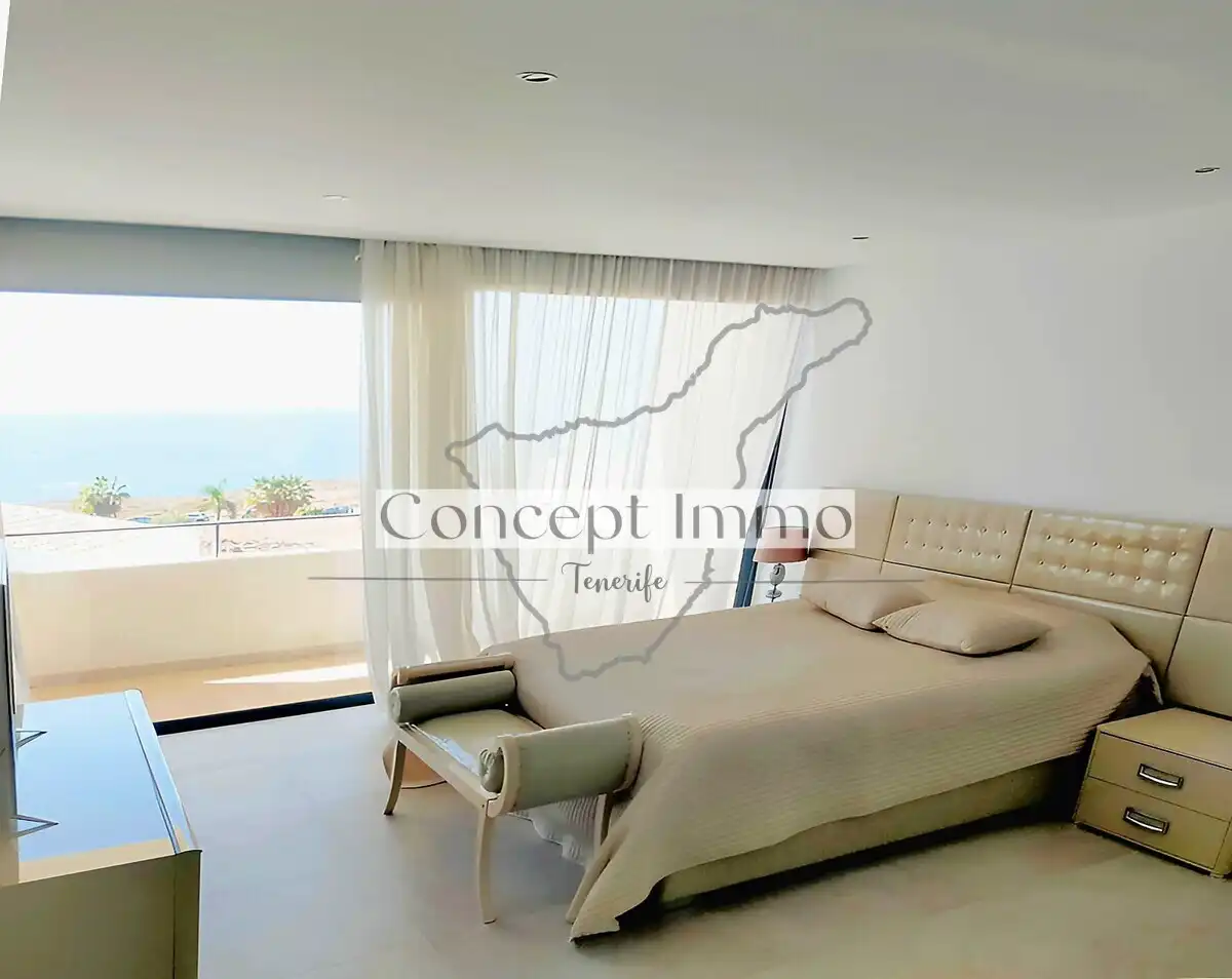 Habitación de Casa adosada en venta en Adeje con Aire acondicionado, Jardín privado y Terraza