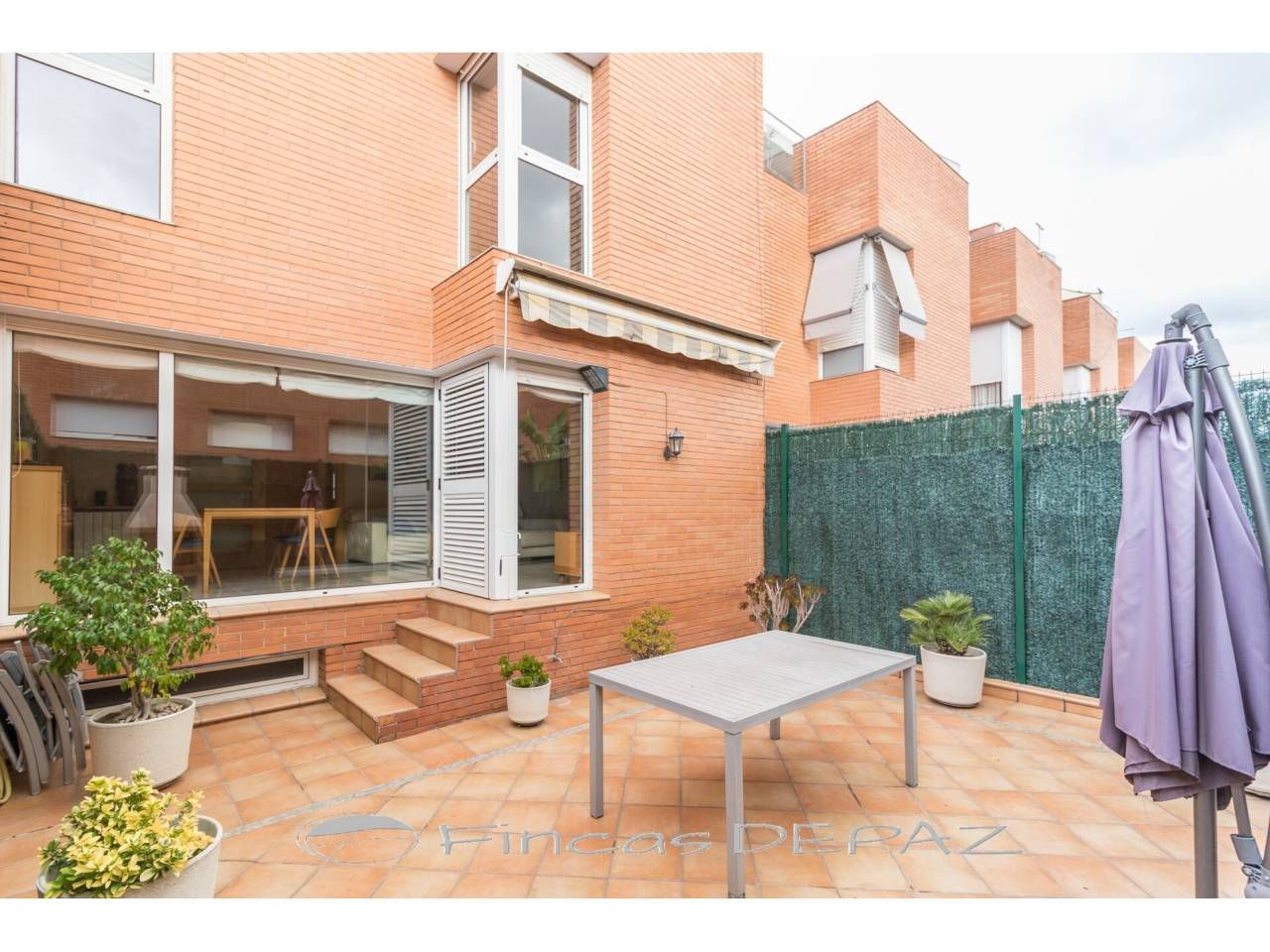 Jardín de Casa adosada en venta en Viladecans con Aire acondicionado, Calefacción y Jardín privado