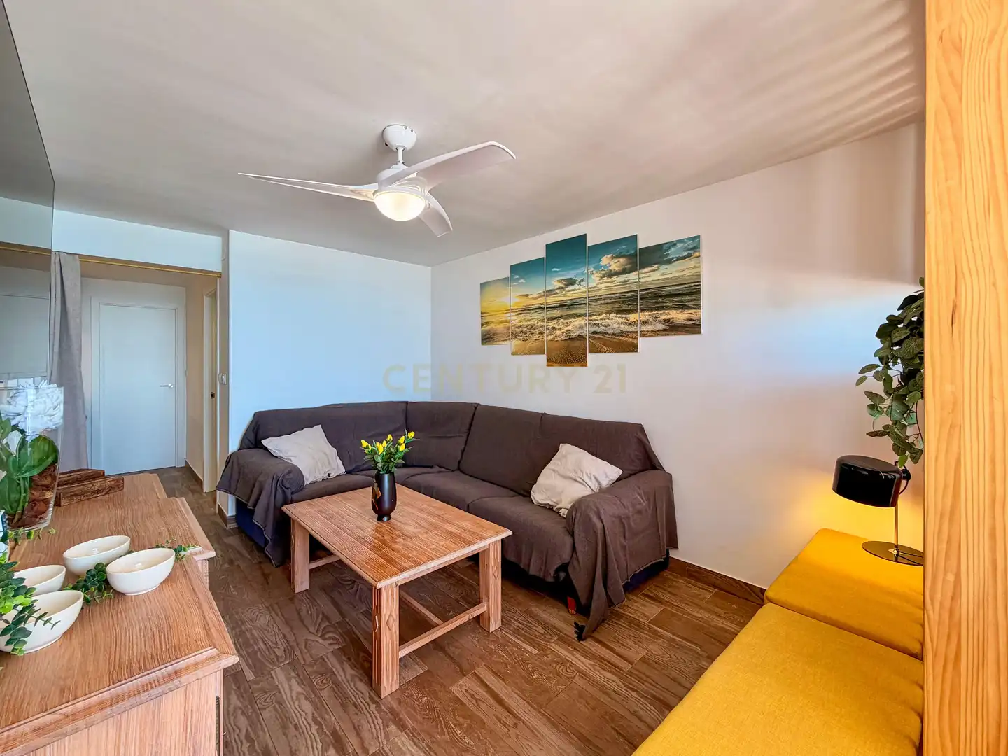 Living room of Flat for rent in El Campello  with Air Conditioner, Oven and Washing machine