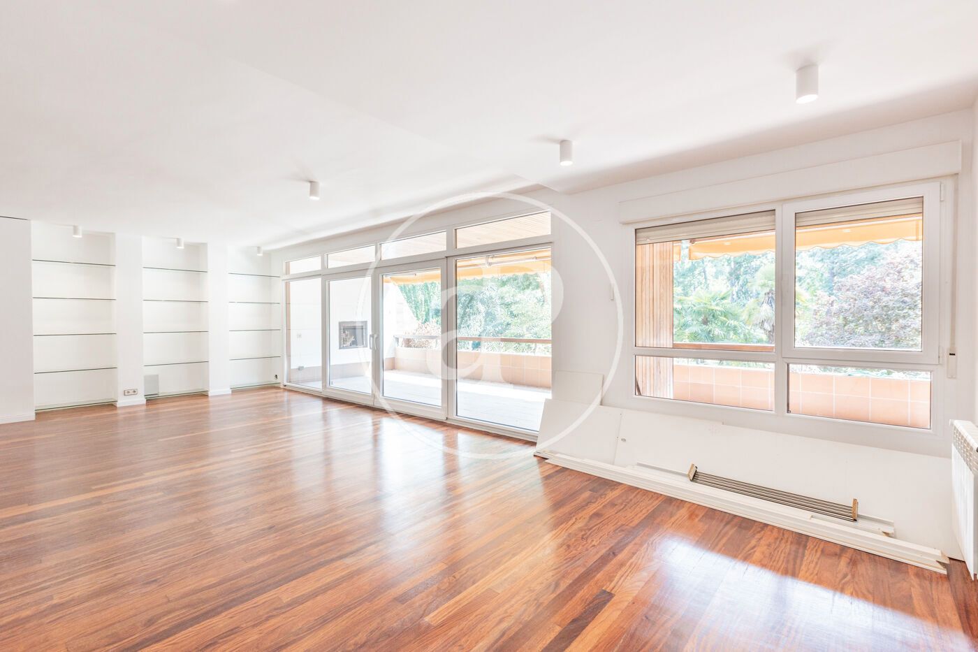Sala de estar de Piso de alquiler en La Moraleja con Aire acondicionado, Calefacción y Terraza