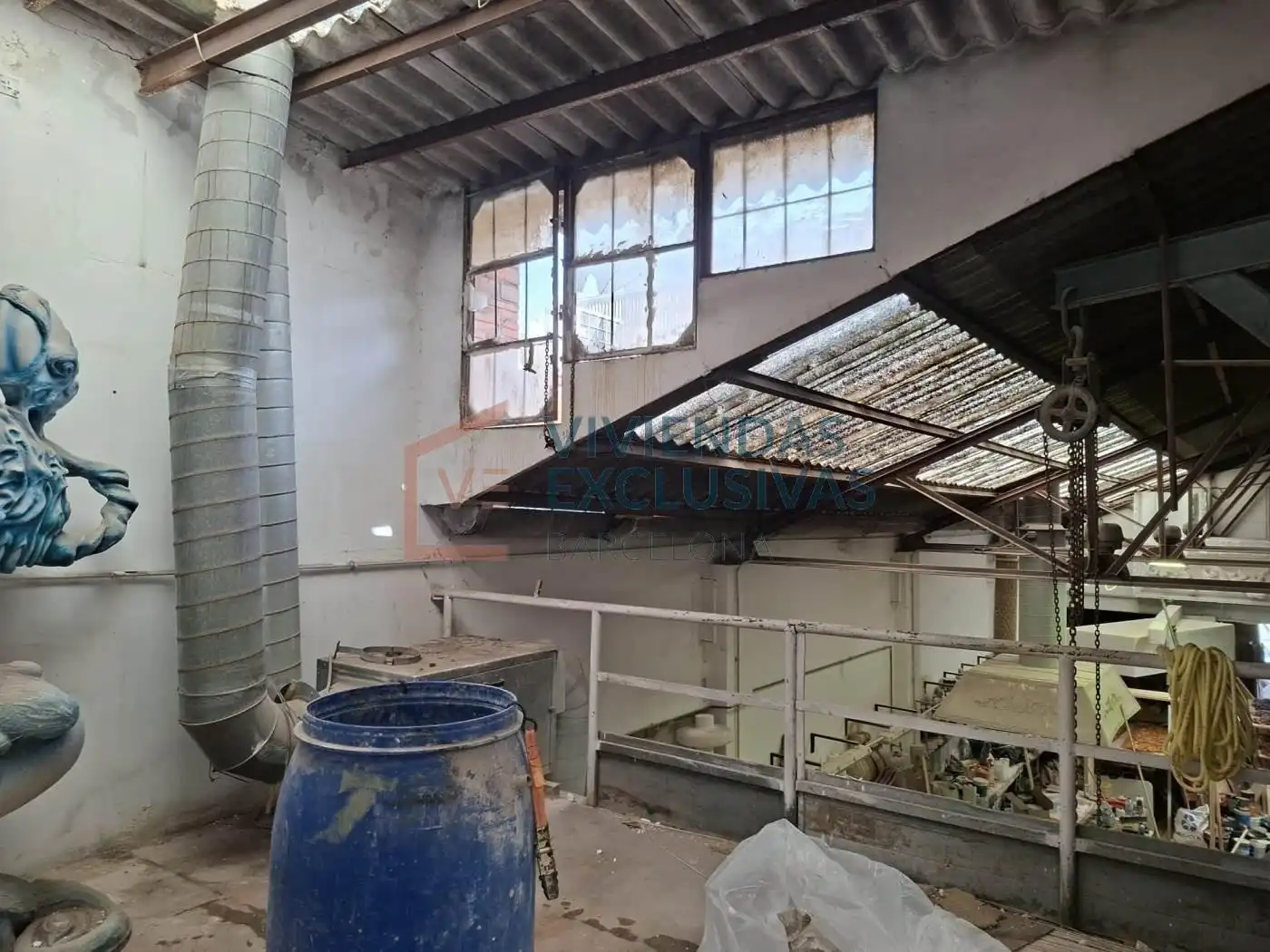 Nau industrial en venda en Badalona