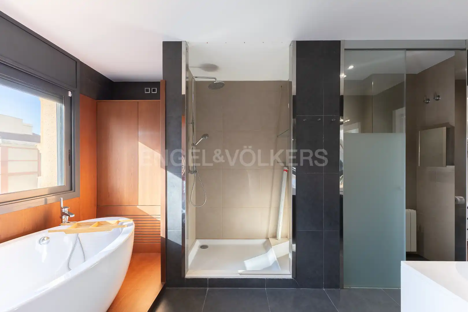 Bathroom of Houses for rent in Barcelona  with Air Conditioner, Heating and Private garden