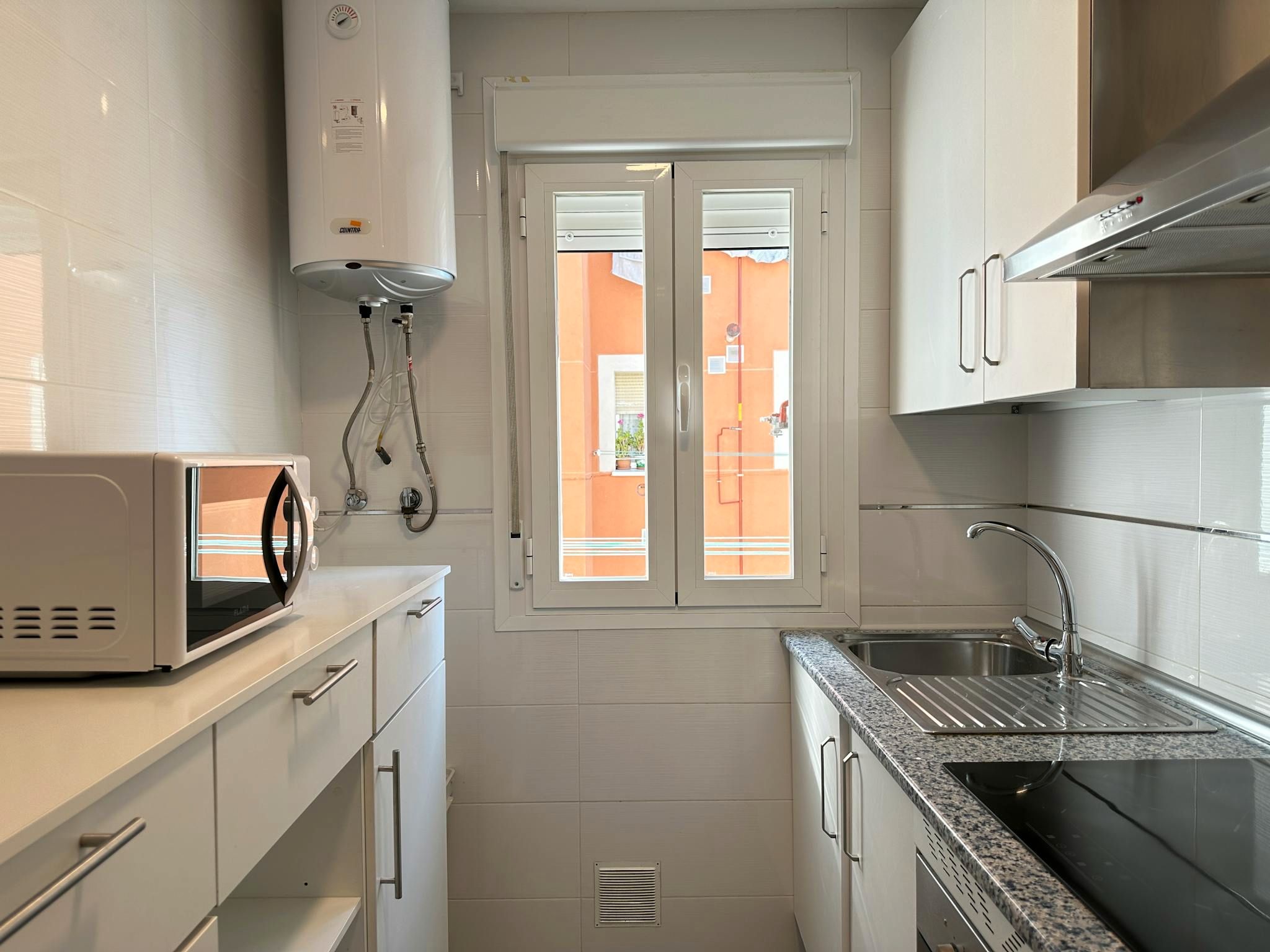 Kitchen of Flat to rent in  Madrid Capital  with Air Conditioner, Heating and Furnished