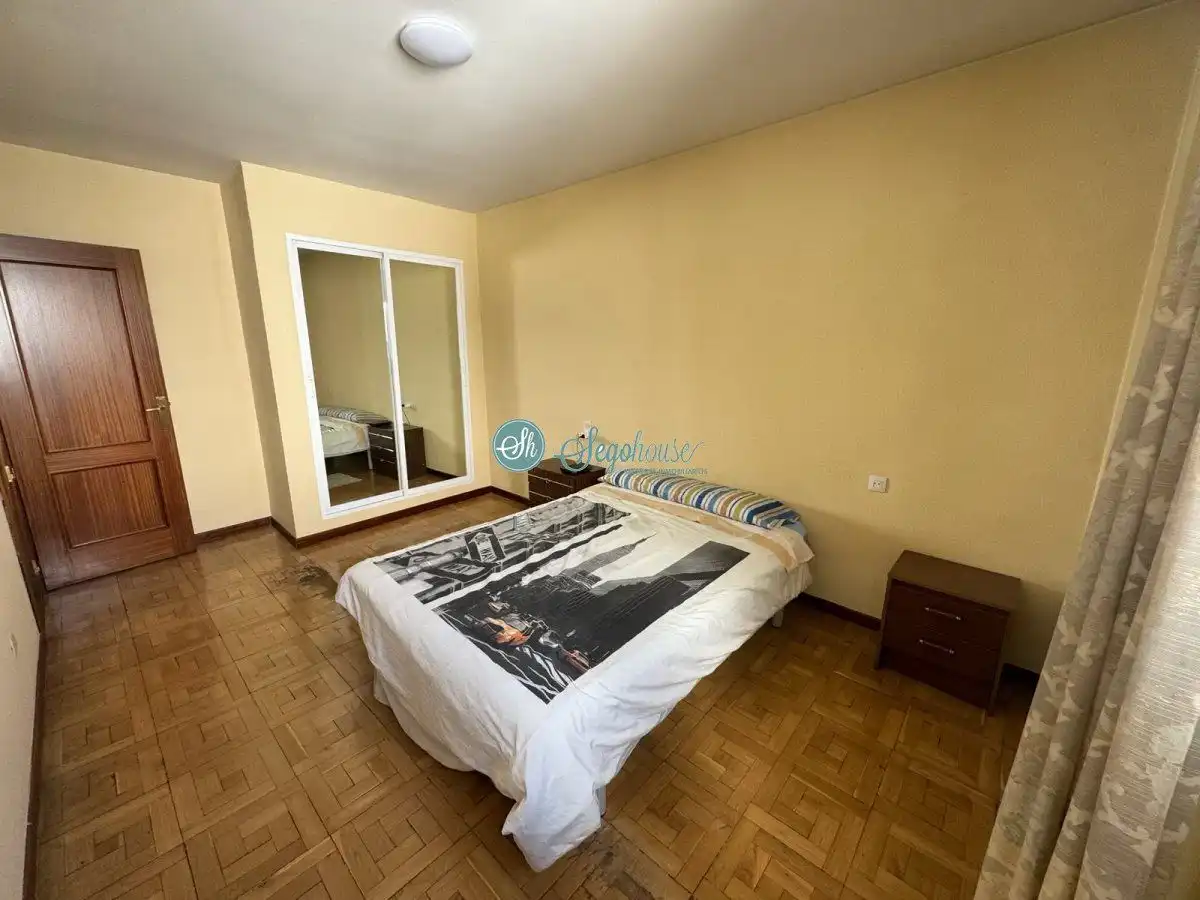 Dormitori de Pis en venda en Segovia amb Calefacció, Parquet i Terrassa