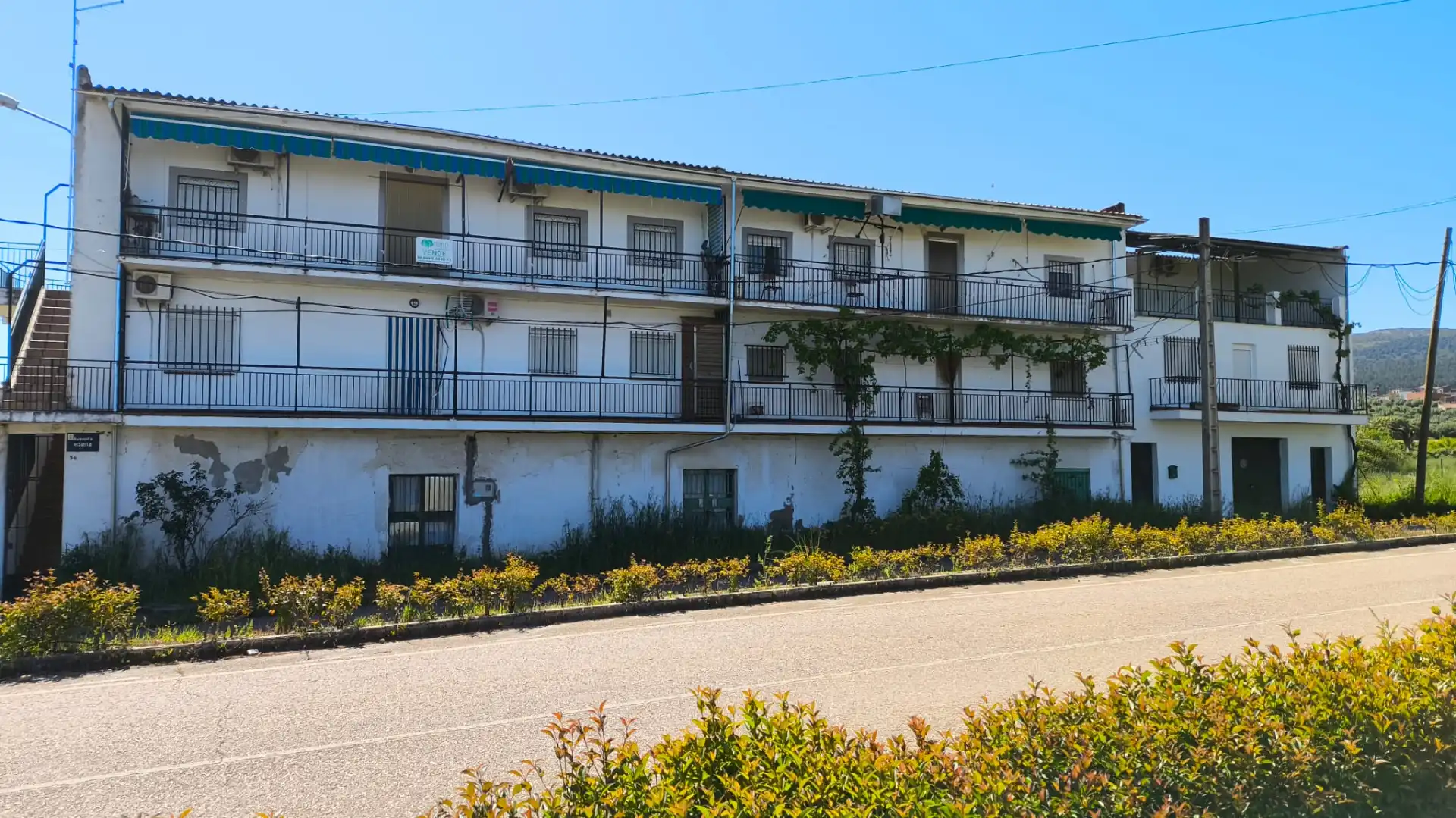 Vista exterior de Piso en venta en Valdecaballeros con Terraza