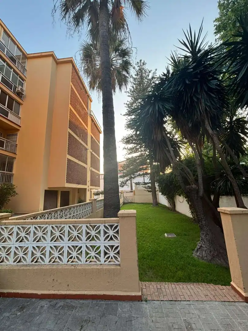 Vista exterior de Ático en venta en Málaga con Aire acondicionado, Terraza y Piscina