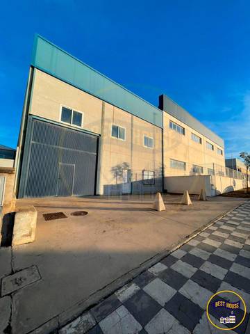 Nave industrial en Alquiler en Reyes Católicos - Paseo San Antonio