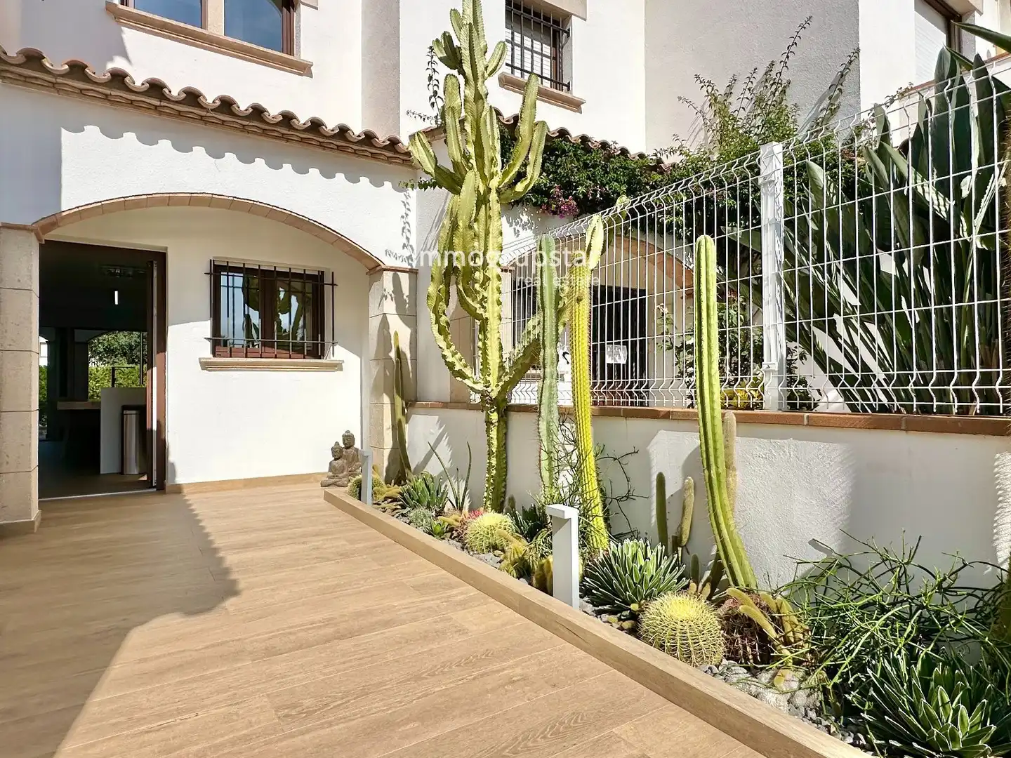 Terraza de Casa adosada en venta en Torre Valentina - Mas Vilar de La Mutxada - Treumal