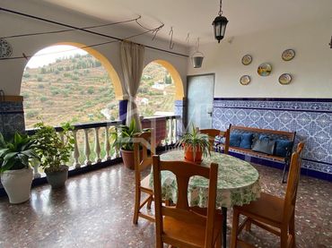 Casa amb balcó en venda a Canillas de Aceituno