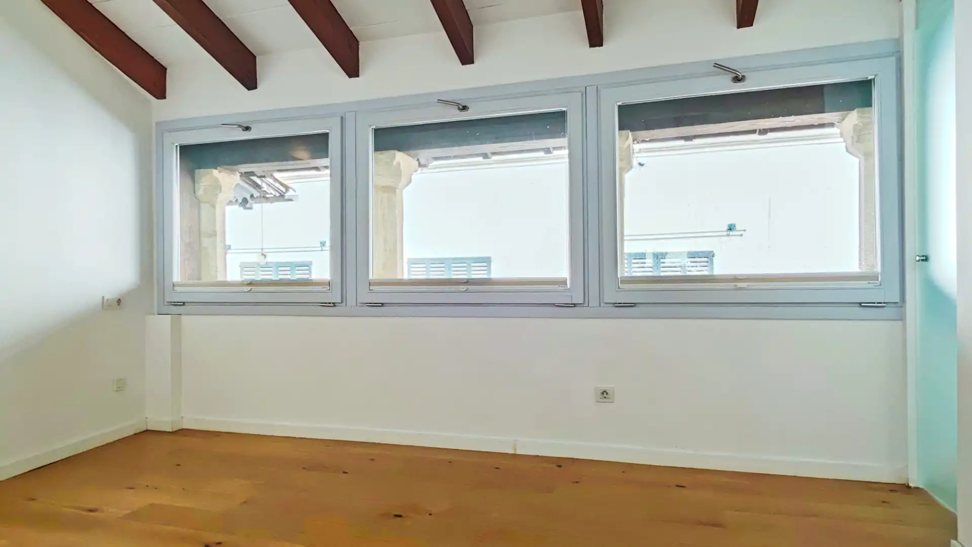 Wohnzimmer von Dachboden zur Miete in  Palma de Mallorca mit Klimaanlage, Heizung und Parkett