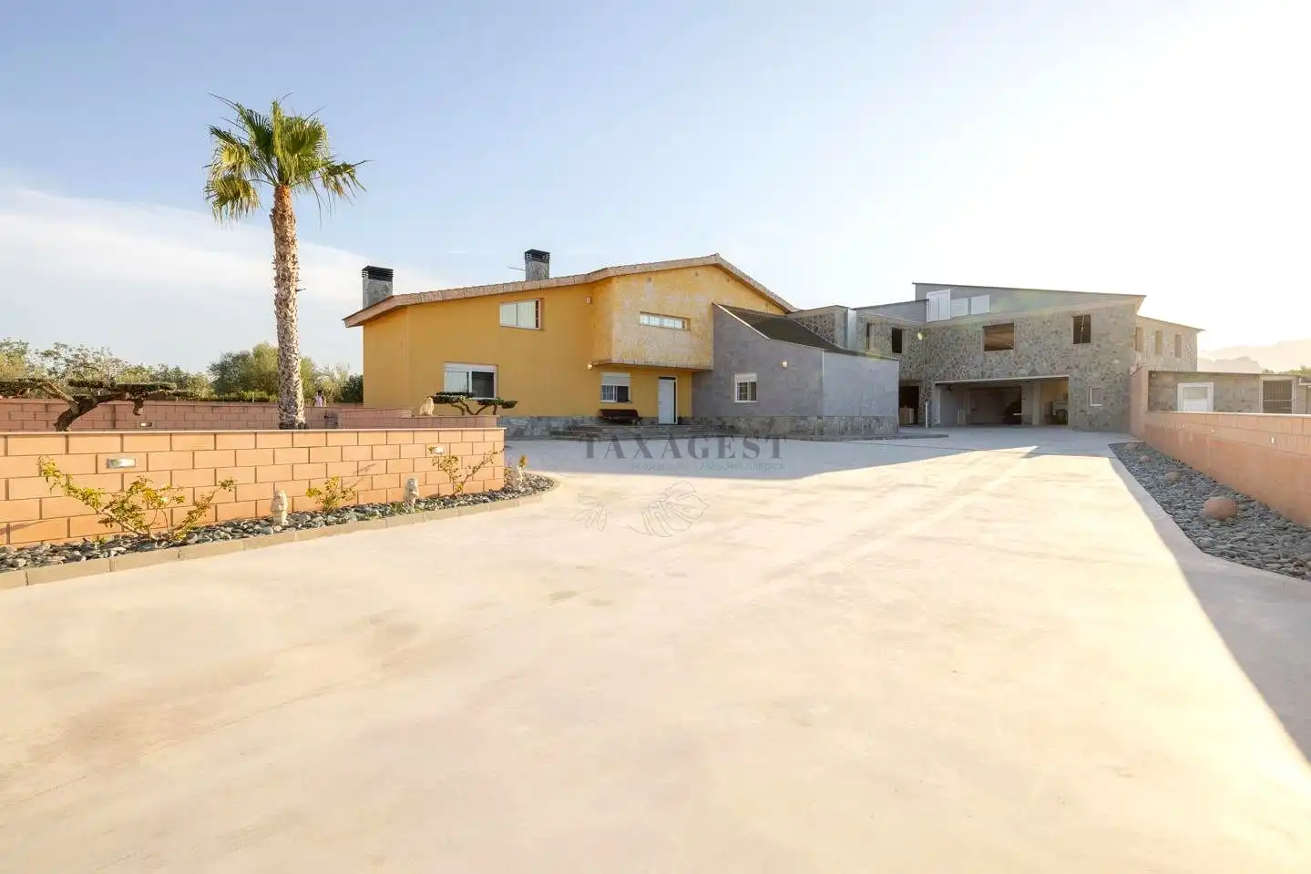 Vista exterior de Casa o xalet en venda en Tortosa amb Aire condicionat, Calefacció i Jardí privat
