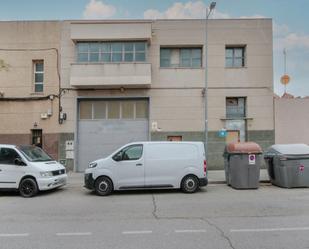 Vista exterior de Nau industrial en venda en Terrassa