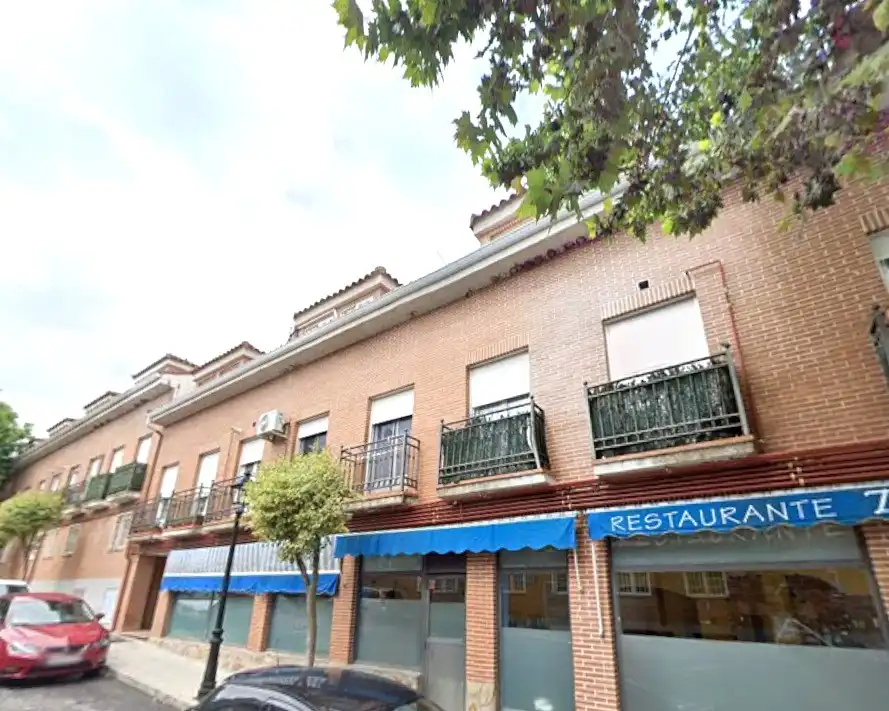 Vista exterior de Pis en venda en Sevilla la Nueva amb Traster