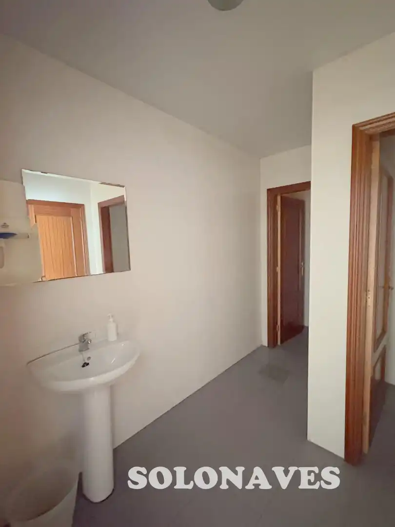 Baño de Nave industrial de alquiler en Leciñena