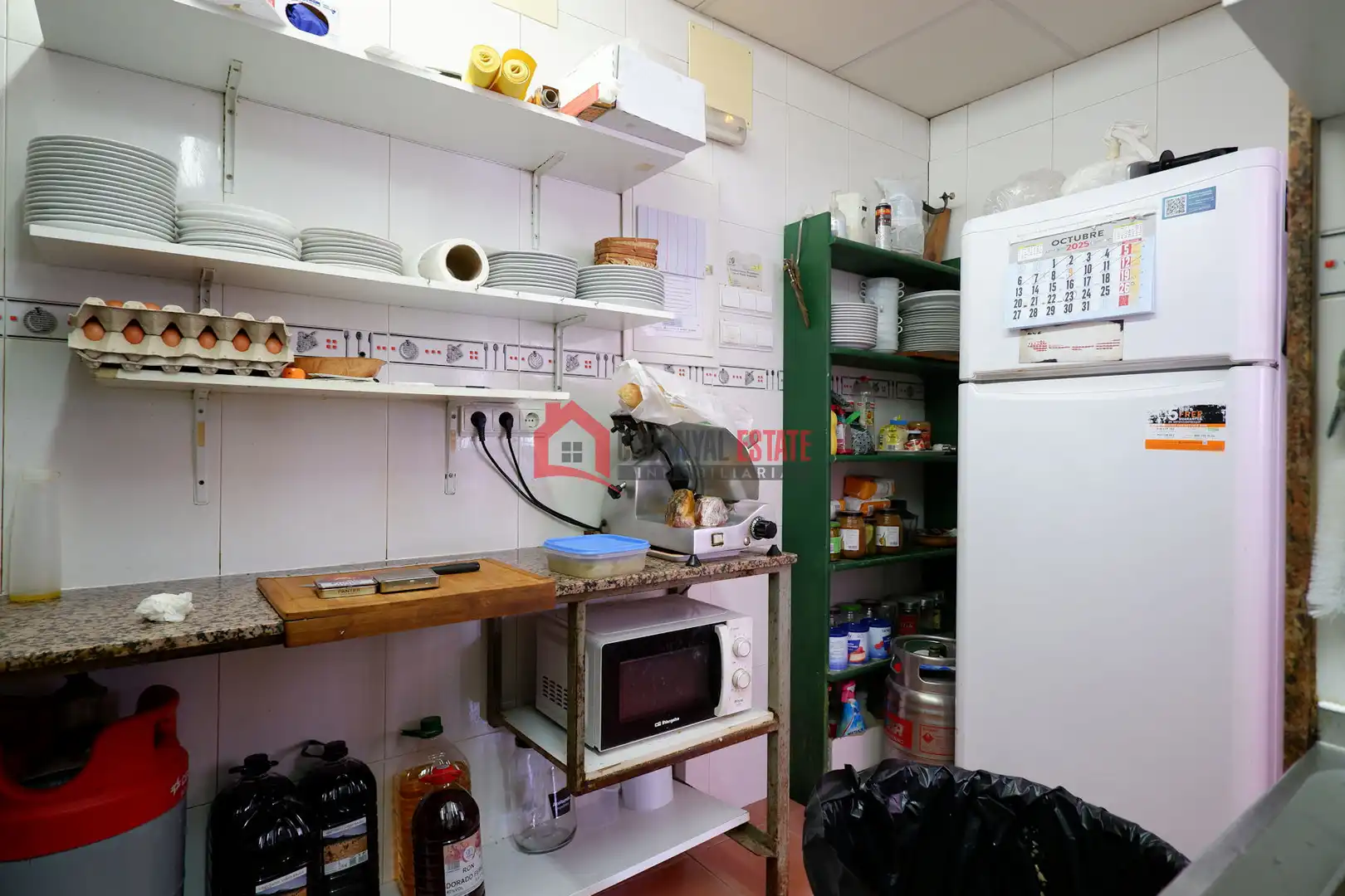 Cocina de Local en venta en Valencia con Aire acondicionado y Amueblado