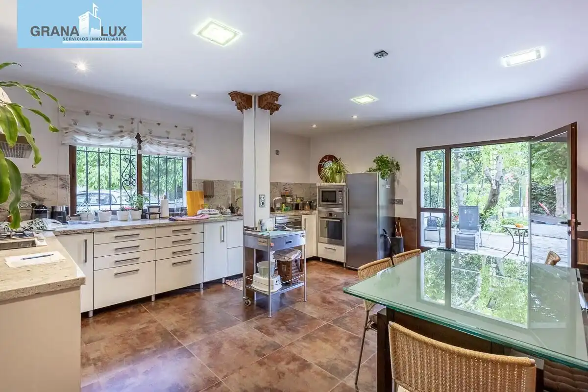 Chalet con piscina en venta en Calle del Albaricoque, imagen 13