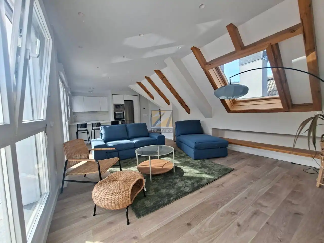 Living room of Attic for sale in Oviedo   with Heating, Terrace and Furnished