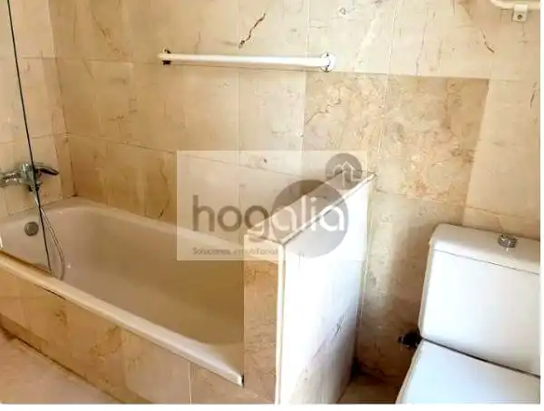 Baño de Piso de alquiler en Sevilla con Aire acondicionado, Calefacción y Terraza