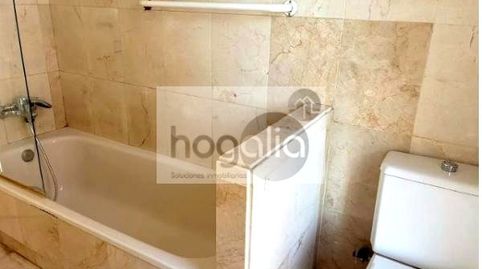 Foto 4 de Piso de alquiler en Doctor Barraquer - G. Renfe - Policlínico, Sevilla Capital