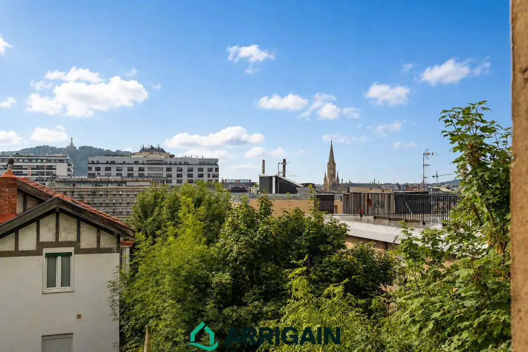 Vista exterior de Casa adosada en venta en Donostia - San Sebastián  con Calefacción, Jardín privado y Terraza