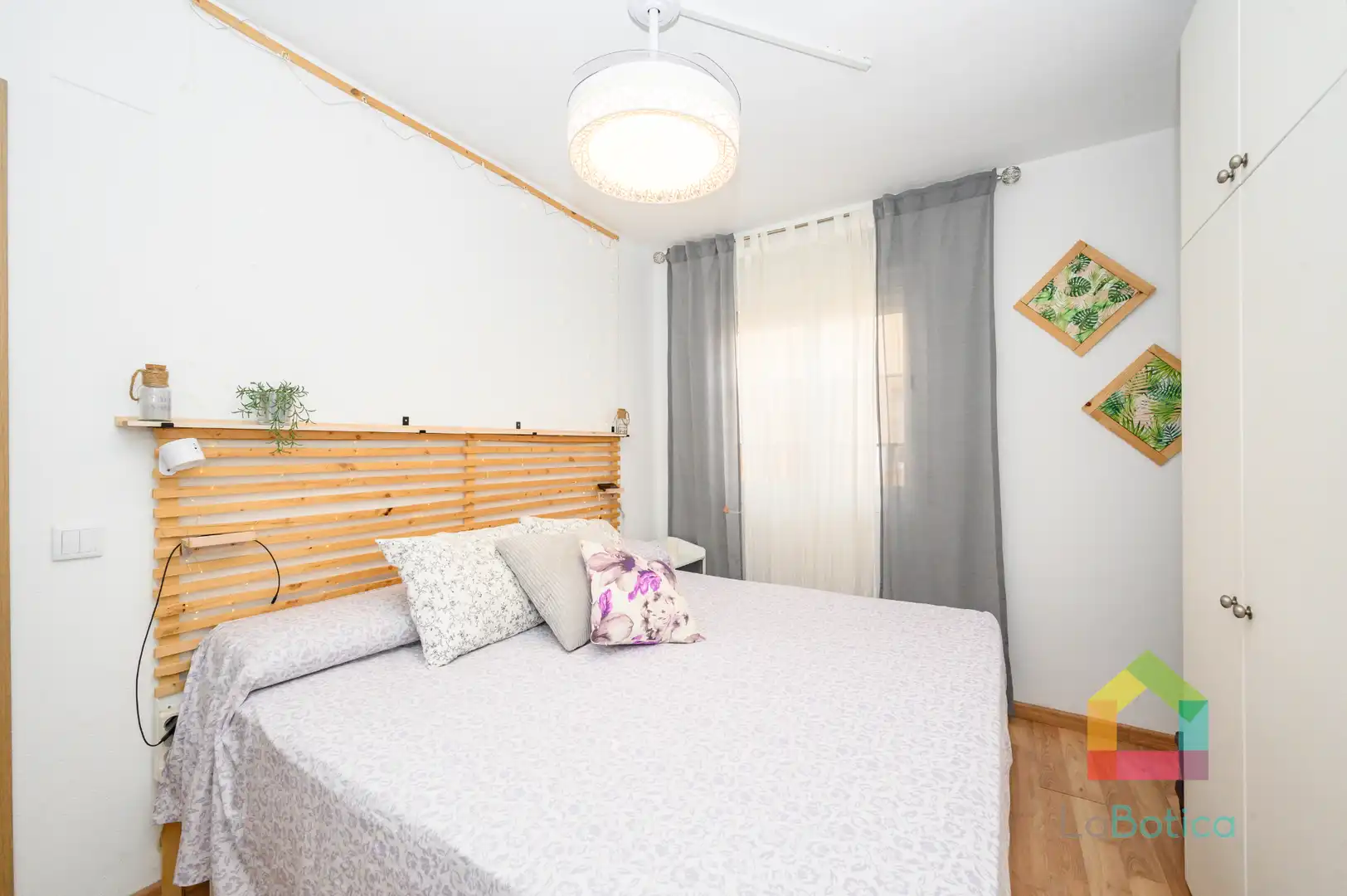Bedroom of Flat for sale in Gerindote  with Air Conditioner, Heating and Oven