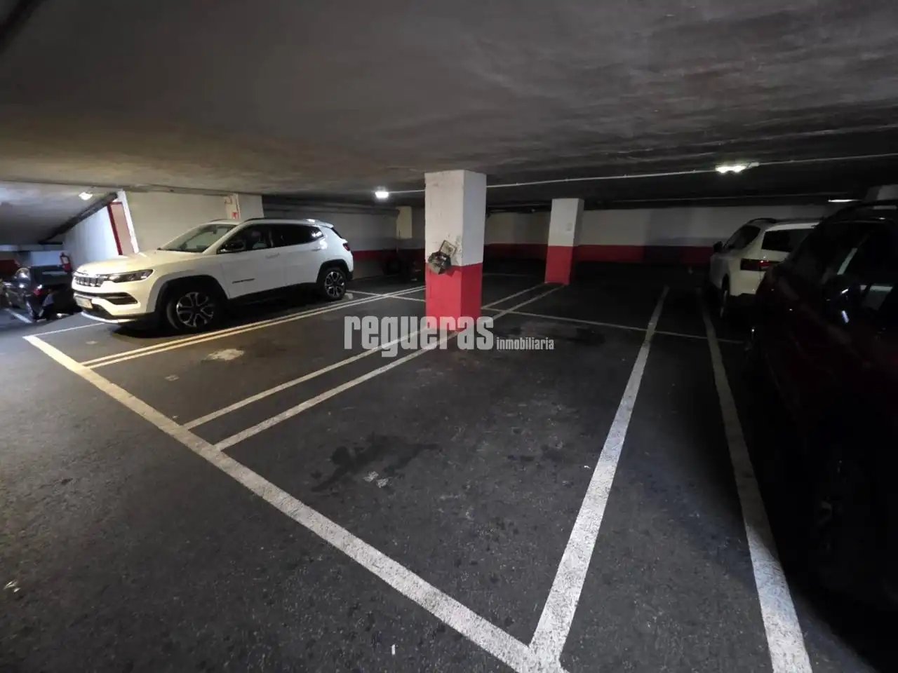Parking de Ático en venta en Avilés con Calefacción, Parquet y Terraza