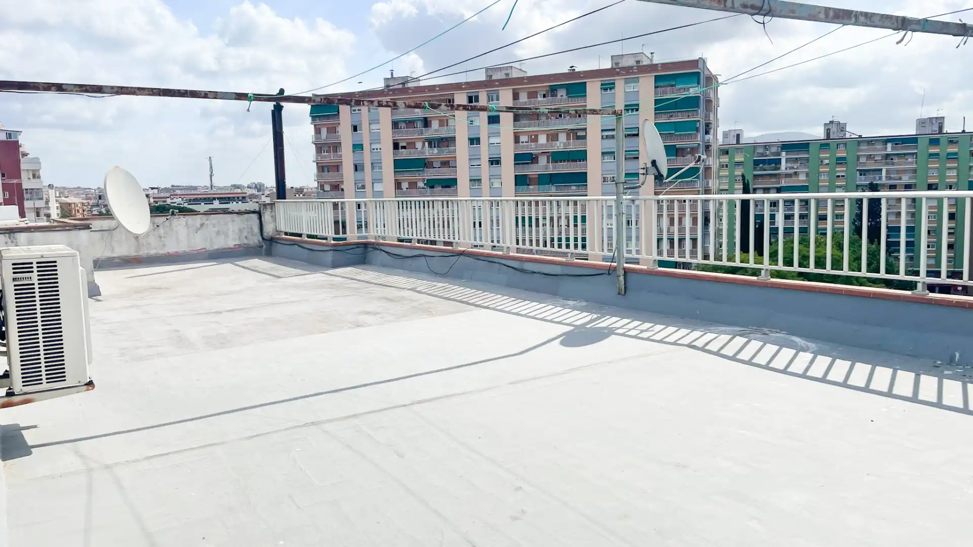 Terraza de Piso en venta en Cerdanyola del Vallès con Aire acondicionado, Trastero y Horno