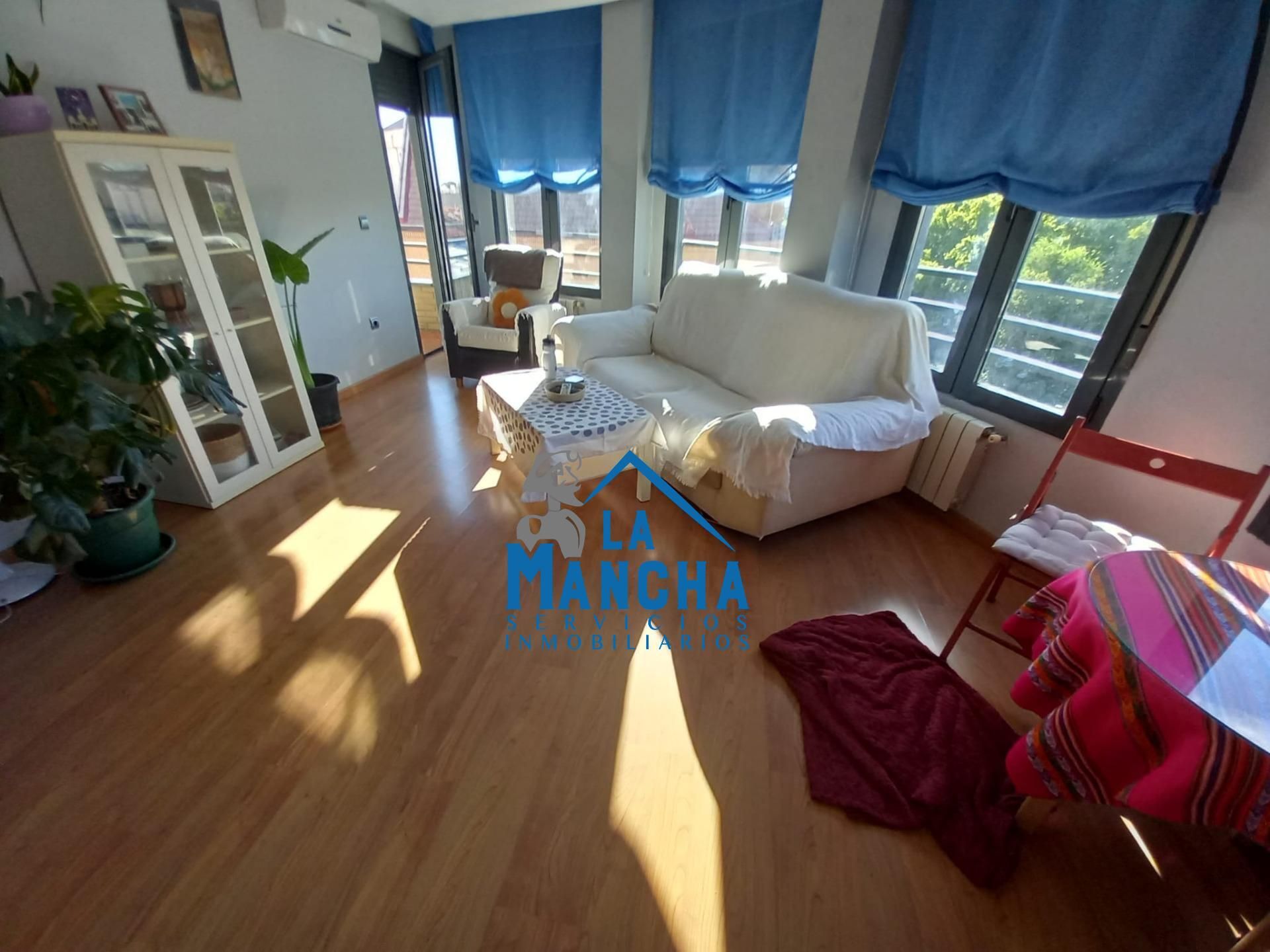 Vista exterior de Piso en venta en  Albacete Capital con Calefacción y Balcón