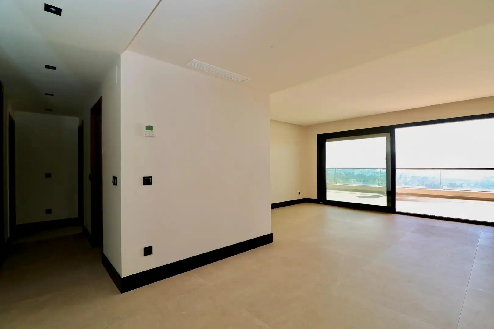 Flat for sale in Marbella  with Air Conditioner, Private garden and Terrace