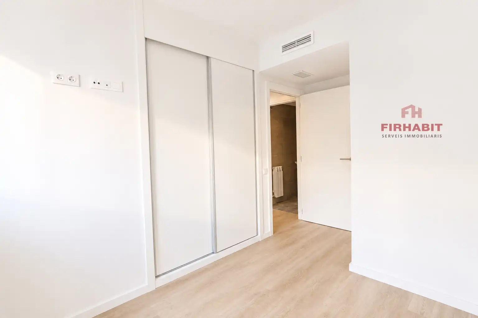 Bedroom of Flat for rent in Mataró  with Air Conditioner, Heating and Parquet flooring