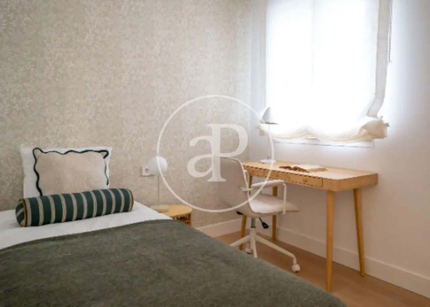 Bedroom of Flat for sale in Madrid  with Air Conditioner, Heating and Furnished