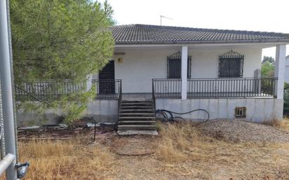 Vista exterior de Casa o xalet en venda en Colmenar de Oreja amb Terrassa i Piscina