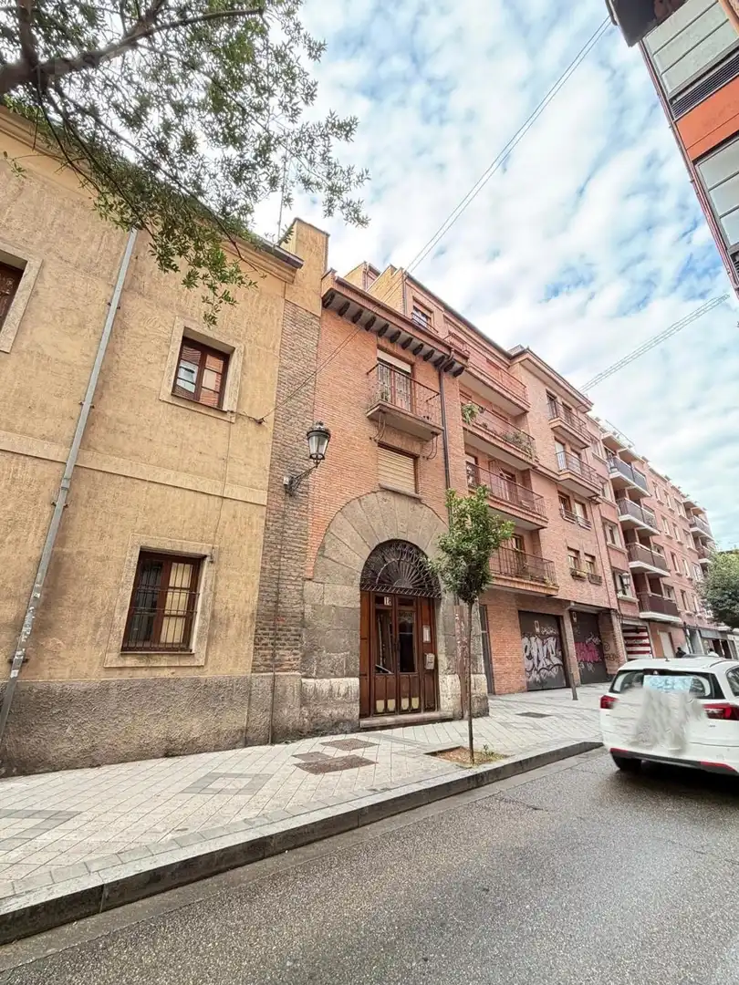 Vista exterior de Pis en venda en Valladolid amb Calefacció i Terrassa